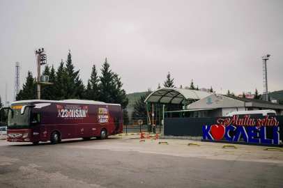 Kocaeli'de otobüs ve tramvaylar 23 Nisan'a özel giydirildi