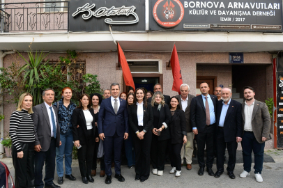 Bornova Arnavutları Derneği’nde hukuksuzluklara karşı dayanışma mesajı