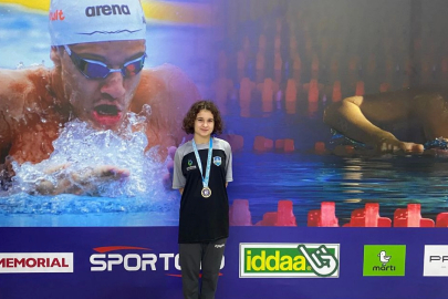 Çayırovalı yüzücüden 4 madalya birden