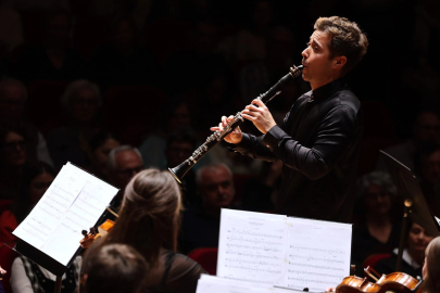 İzmir Oda Orkestrası dünyaca ünlü klarnetçi Barragán ile sahne aldı