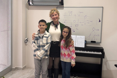 Balıkesir’in ikiz yetenekleri Londra’da başarıya koşuyor