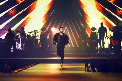 Megastar İstanbul'da hayranlarıyla buluştu