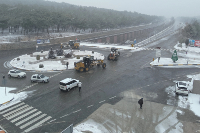 Gaziantep’te karla mücadeleye tüm hızıyla devam