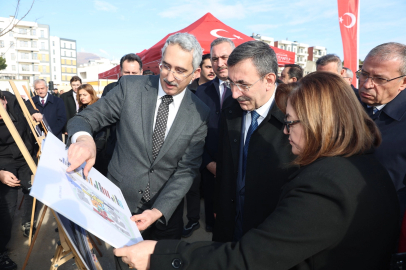 Cumhurbaşkanı Yardımcısı Yılmaz'dan Deprem Müzesi incelemesi