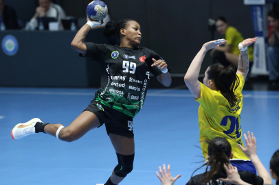 Bursa Büyükşehir Kadınlar Hentbol'de sezonu zirvede tamamladı