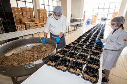 İzmir'de bereket hem sofralara, hem meydanlara yayılacak