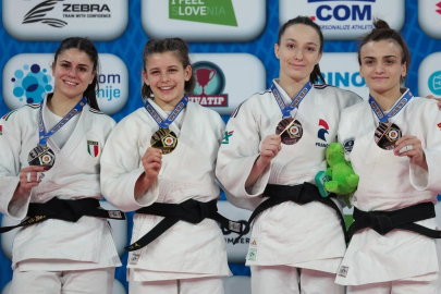 Kağıtspor’dan madalya yağmuru