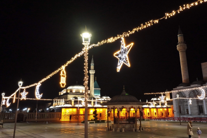 Konya 11 Ayın Sultanı'nı ışıl ışıl karşılıyor