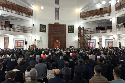 Bursa İnegöl’de ilk teravih gecesi manevi atmosferle yaşandı