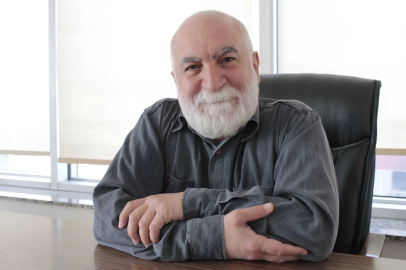 Gazeteci Mustafa Özke, Adana’yı eserleriyle dünyaya tanıtıyor