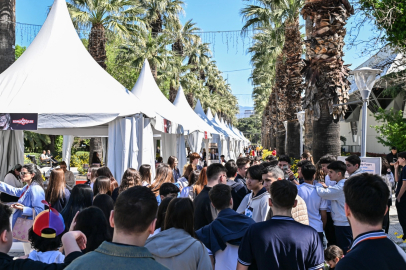 İZKİTAP öğrencilerin buluşma noktası oldu