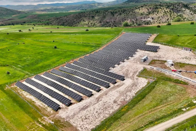 Sivas Belediyesi enerjisini güneşten üretecek... Özbelsan GES hizmete girdi
